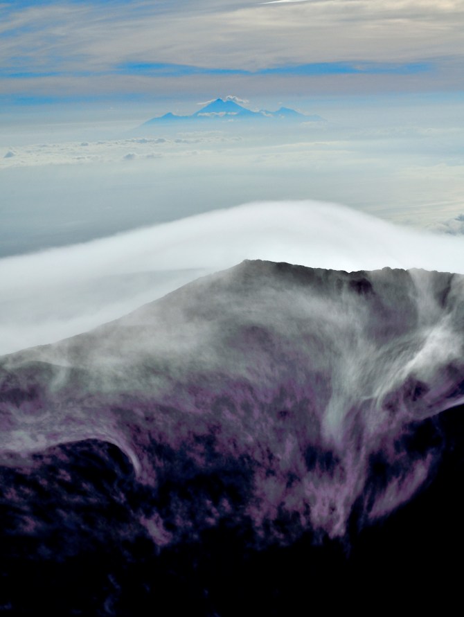 Gunung Agung Mt Bali Indonesia Crater First Summit Volcano Cloud Cap Cloudfall