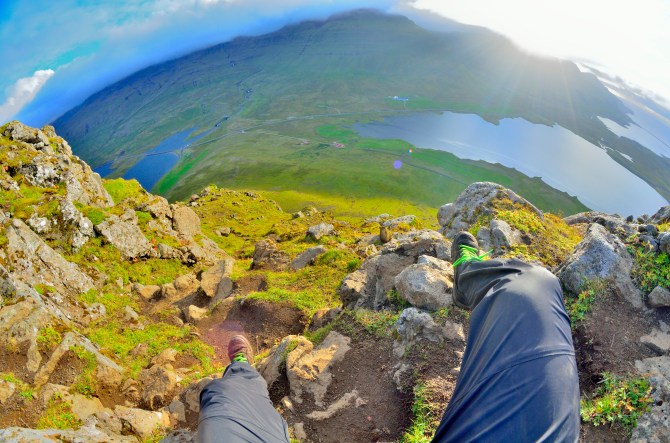 kirkjufell hike trail Snæfellsnes snaefellsnes waterfall kirkjufellsfoss grundarfjorour olafsvik