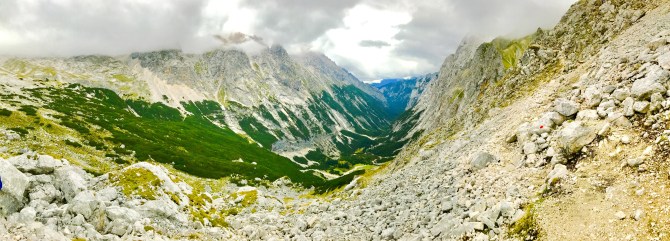 zugspitze hike trail germany austria ehrwald garmisch partenkirchen reintal hollental höllental tallest mountain germany cable car ehrwalder almbahn gatterl hut sonn-alpin sonn alpin cable car tirol